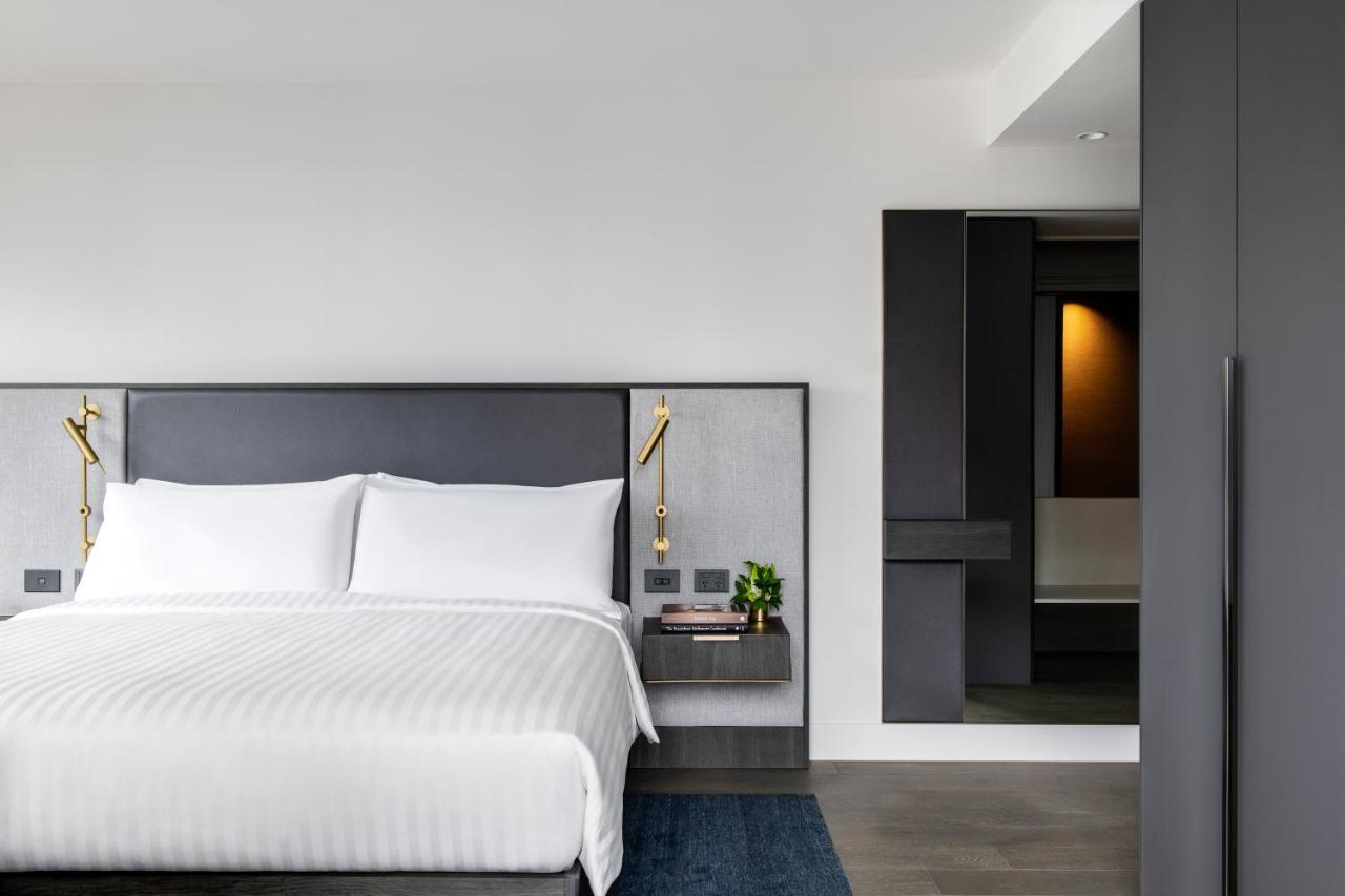 Melbourne Marriott Hotel Docklands מראה חיצוני תמונה A bedroom at the hotel