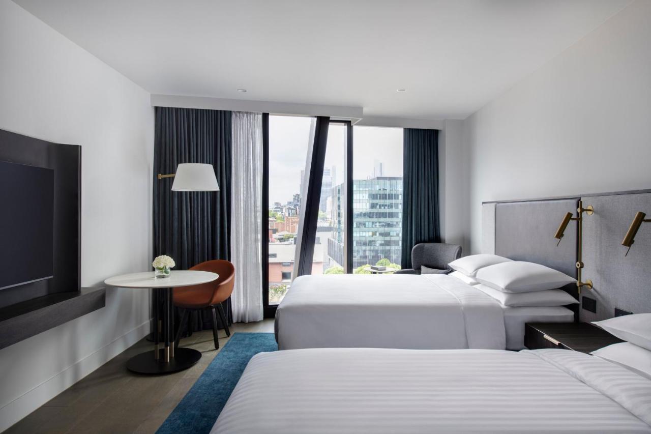 Melbourne Marriott Hotel Docklands מראה חיצוני תמונה A guest room at the hotel