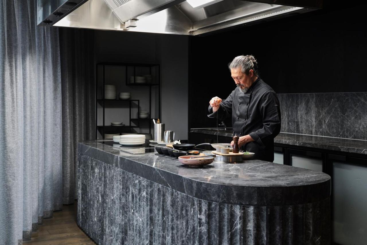 Melbourne Marriott Hotel Docklands מראה חיצוני תמונה Chef Nobu Matsuhisa