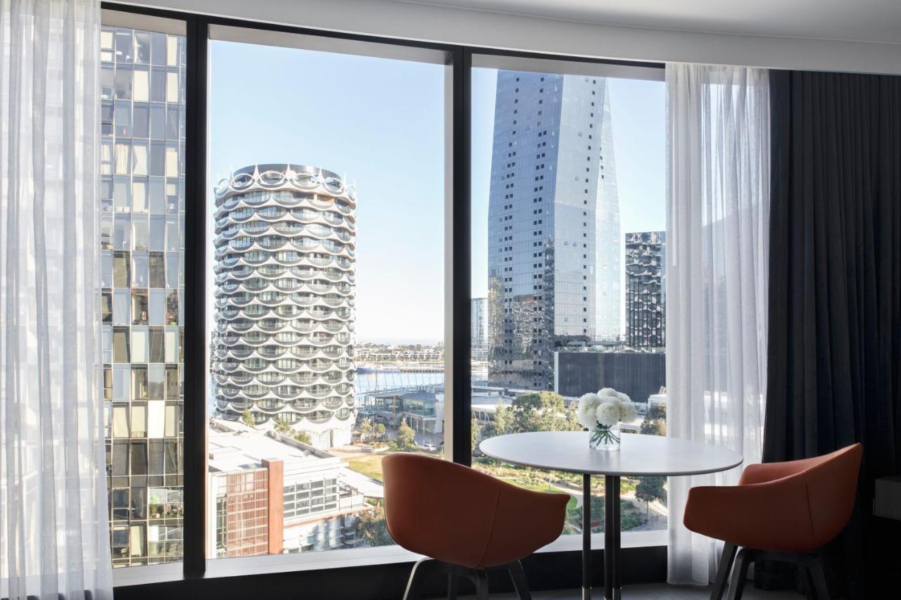 Melbourne Marriott Hotel Docklands מראה חיצוני תמונה View from a typical apartment