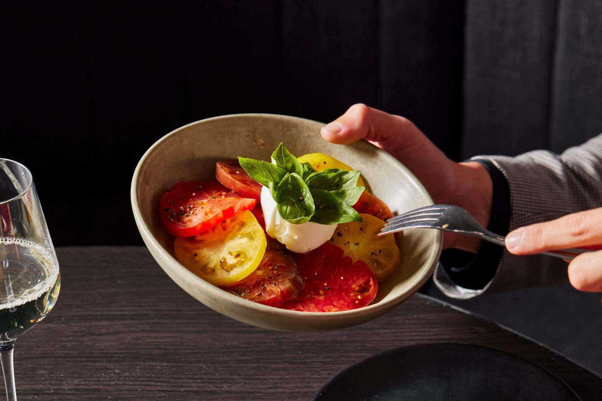 Melbourne Marriott Hotel Docklands מראה חיצוני תמונה A tomato salad with mozzarella and basil
