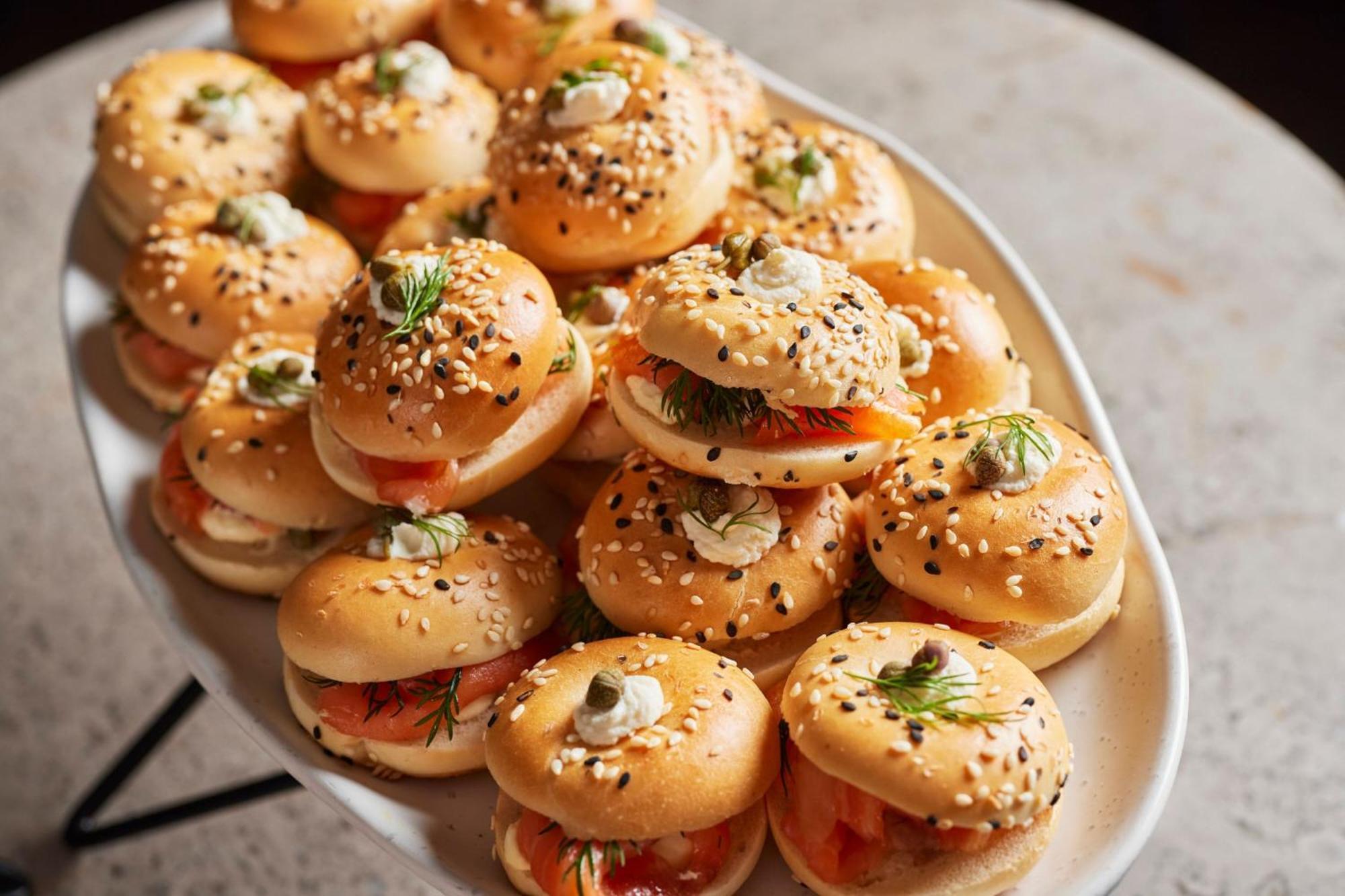 Melbourne Marriott Hotel Docklands מראה חיצוני תמונה A platter of mini bagels