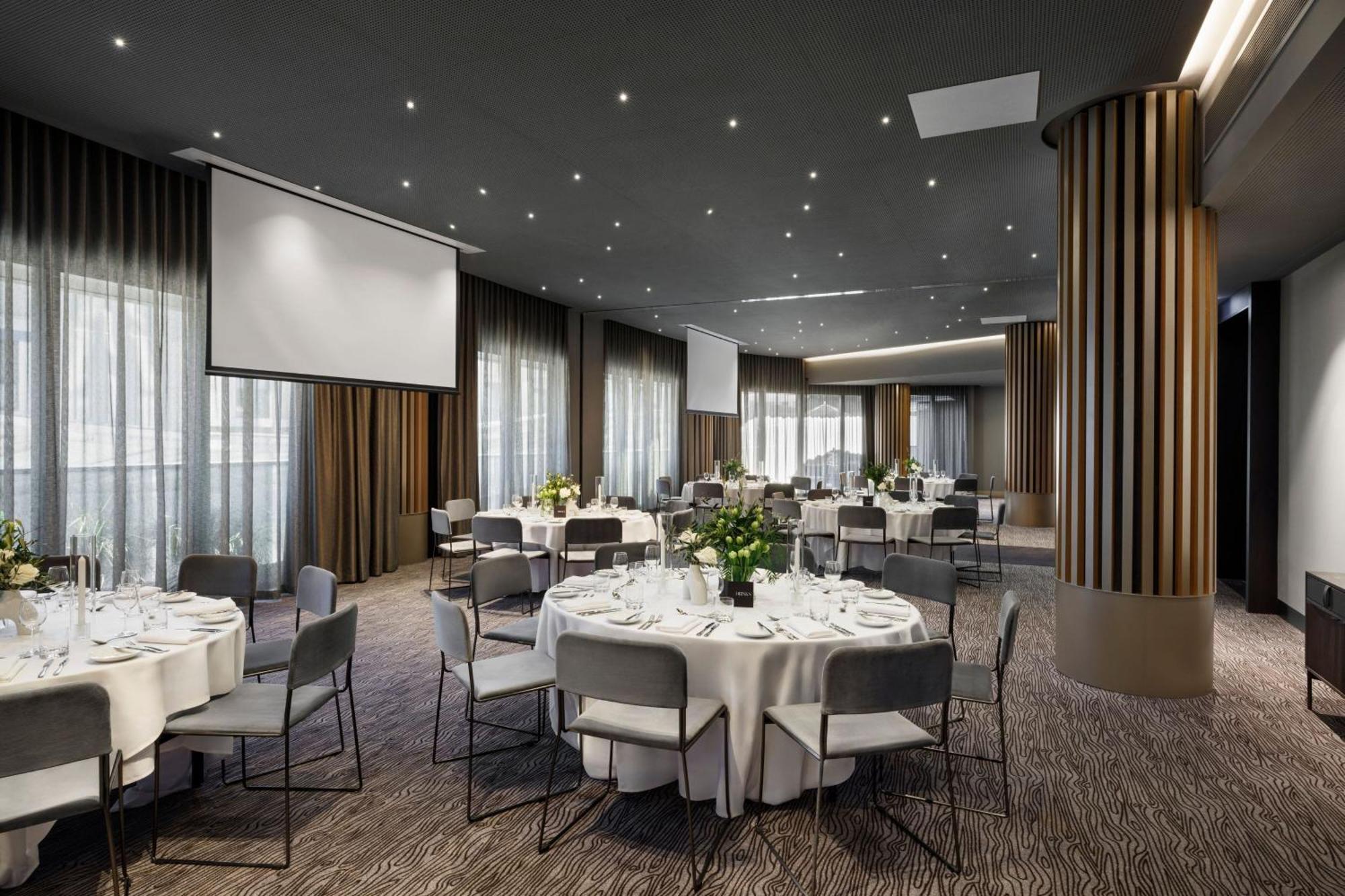Melbourne Marriott Hotel Docklands מראה חיצוני תמונה The Westin Ballroom
